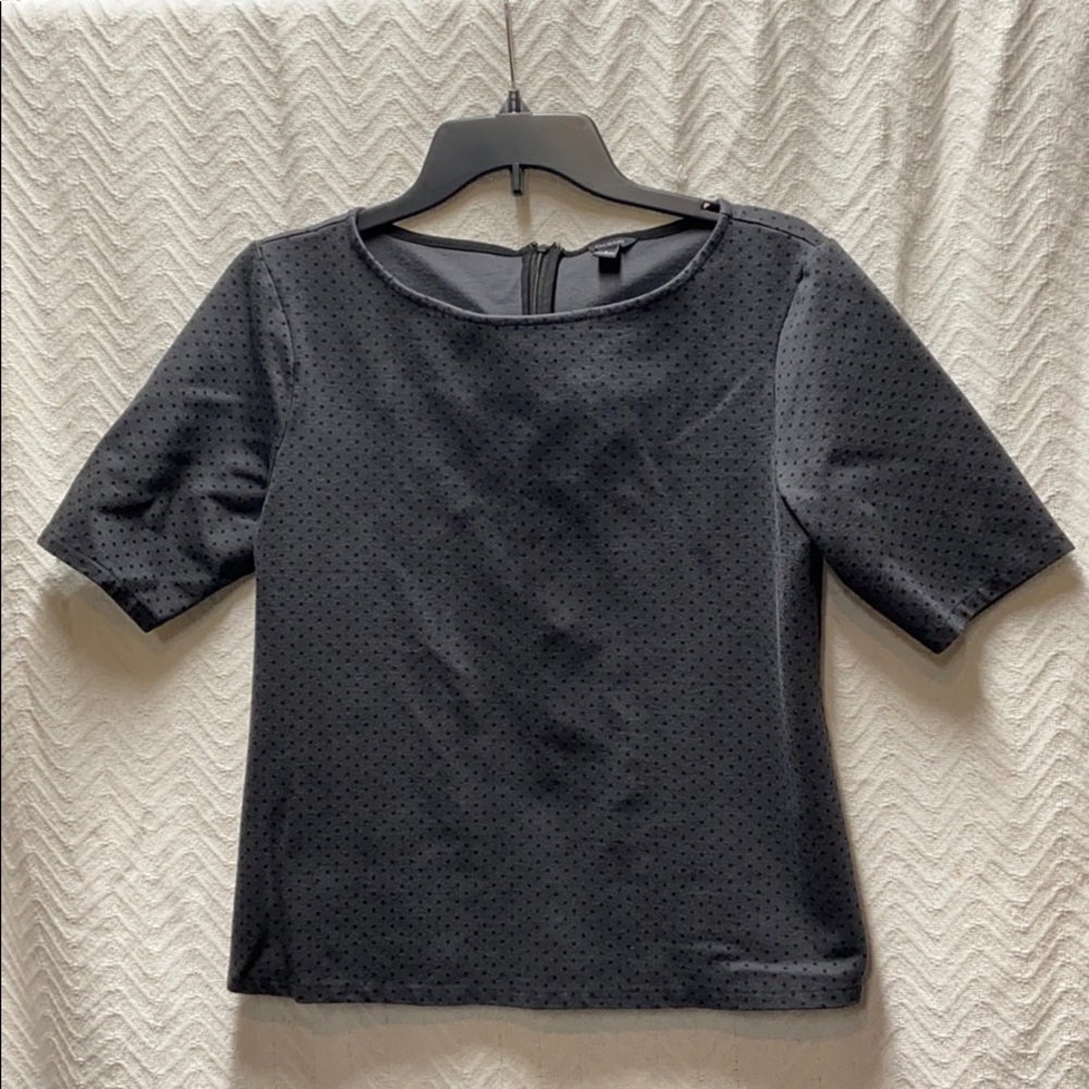 Ann Taylor size Large short sleeve top